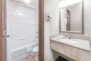 Deluxe Suite, 2 Queen Beds, Non Smoking