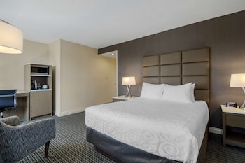Standard Room, 1 King Bed, Non Smoking, Balcony