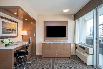 Suite, 2 Double Beds, Non Smoking, Balcony (with Sofabed)
