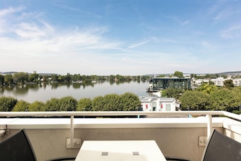 Superior Room, Lakeside