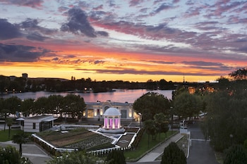 Executive Room, Lakeside