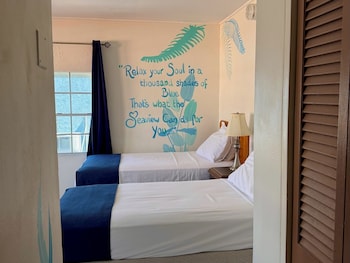 Signature Twin Room, City View
