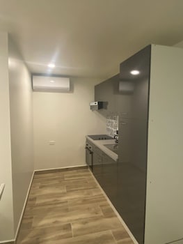 Studio Suite, 1 Queen Bed, Balcony, Sea View