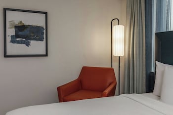 Room, 1 King Bed (High Floor)