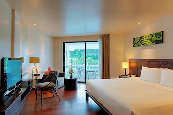 Room, 1 King Bed, Pool View