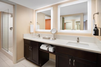 Room, 1 King Bed, Accessible (Hearing)