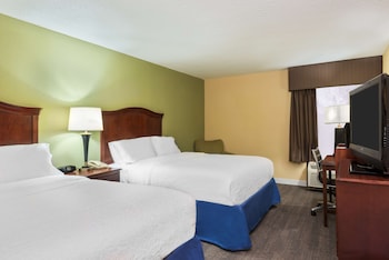 Room, 2 Queen Beds, Refrigerator & Microwave