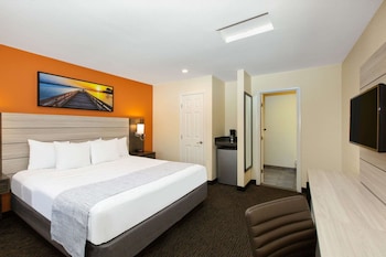 Standard Room, 1 King Bed