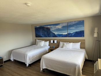 Premium Suite, 2 Queen Beds, Non Smoking