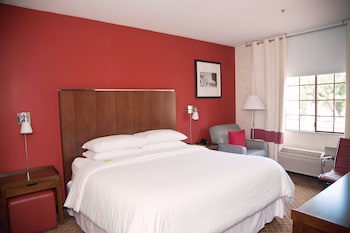 Deluxe Suite, 1 King Bed with Sofa bed, Balcony