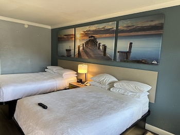 Room, 2 Double Beds, Accessible, Bathtub