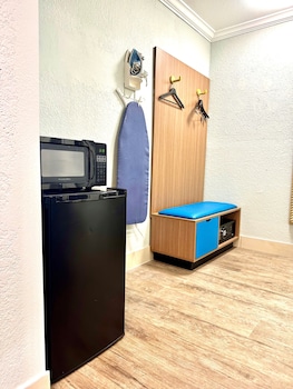 Room, Multiple Beds, Non Smoking