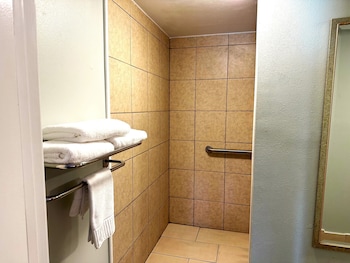 Room, 2 Double Beds, Accessible, Bathtub