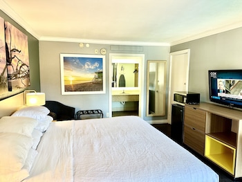 Standard Room, 1 King Bed