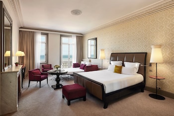Family Room, 1 King Bed with Sofa bed, Sea View