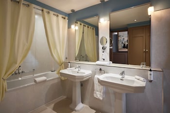 Marcel Proust sea view room