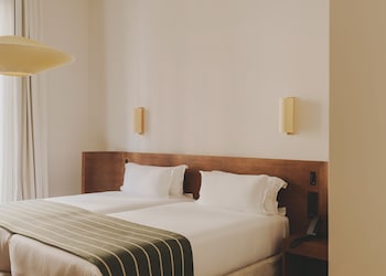 Family Room, Connecting Rooms, City View (for 5)
