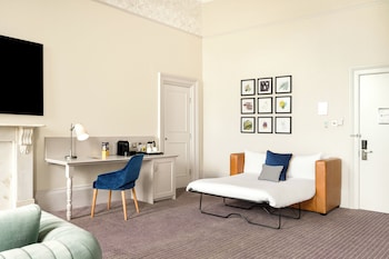 Suite, 1 King Bed with Sofa bed
