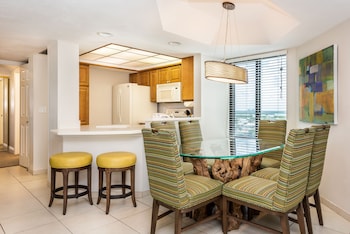 One Bedroom Condo Tropical View
