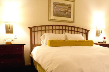 Suite, 1 King Bed with Sofa bed, Lagoon View