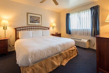 Suite, 1 Queen Bed, Lagoon View