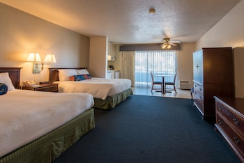 Standard Room, 2 Queen Beds, Pool View, Courtyard Area