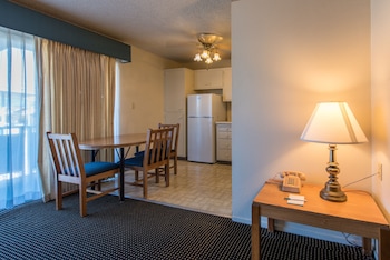 Executive Suite, 1 Queen Bed