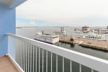 Premium Room, 1 King Bed, Harbor View, Corner
