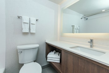 Standard Room, 2 Queen Beds, Patio, Ground Floor (Pet Friendly)