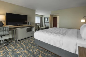 Premium Room, 1 King Bed, Harbor View, Corner