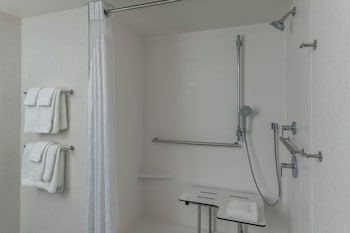 Standard Room, 1 King Bed, Accessible, Balcony (Harbor View)