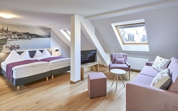 Family Room (Noble)
