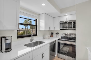 Premium Condo, 2 Bedrooms, Lanai