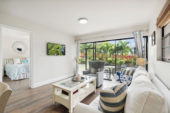 Premium Condo, 2 Bedrooms, Lanai