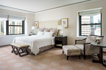 Suite, 1 King Bed, Accessible, Tower (Corner)