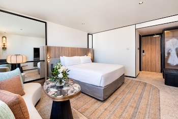 Premier Riverview King