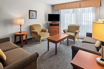 Suite, 2 Queen Beds, Non Smoking, Kitchen (with Sofabed, Full Kitchen)