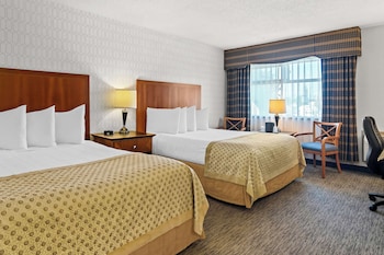 Standard Room, 2 Queen Beds, Non Smoking, Refrigerator