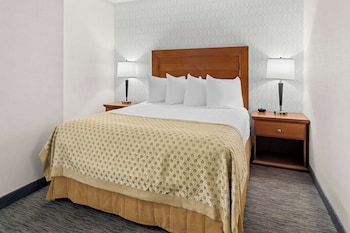 Suite, 2 Queen Beds, Non Smoking, Refrigerator