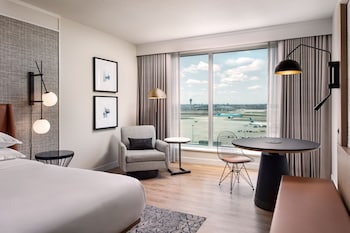 Club Room, 1 King Bed