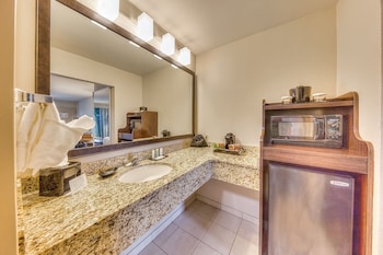 Room, 2 Queen Beds, Smoking (Pet Friendly)