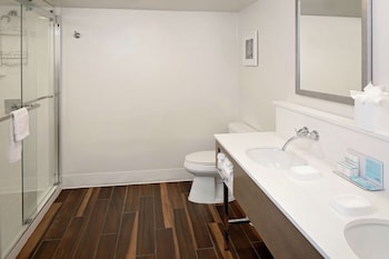 Suite, 1 King Bed, Non Smoking