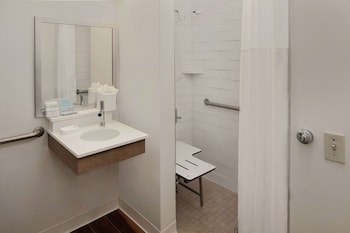 Suite, 1 Queen Bed, Accessible, Non Smoking