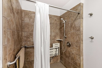 Deluxe Room, 1 Queen Bed, Accessible, Non Smoking (Mobility)