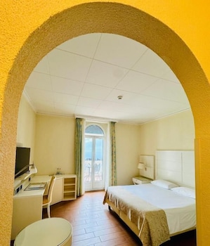 Deluxe Room, Balcony