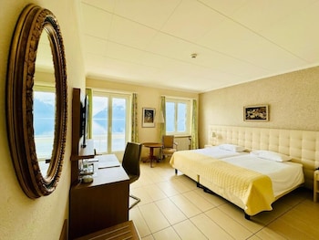 Deluxe Room, Balcony