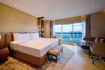 Executive Marina Bay, 1 King, L65 Lounge Access, High Floor, Balcony, Marina Bay View