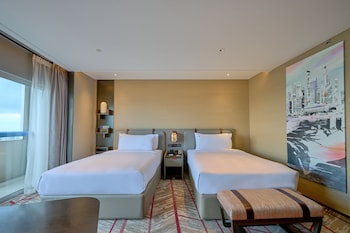 Executive, 2 Doubles, L65 Lounge Access, High Floor, Balcony, City View