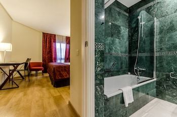 Junior Suite, 1 Queen Bed