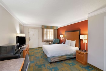 Deluxe Room, 1 Queen Bed, Non Smoking